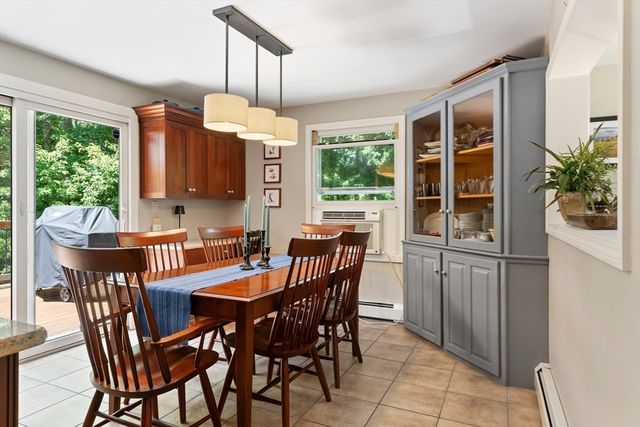 77 Locust St, Freetown, MA 02702