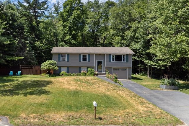 77 Locust St, Freetown, MA 02702