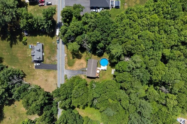77 Locust St, Freetown, MA 02702