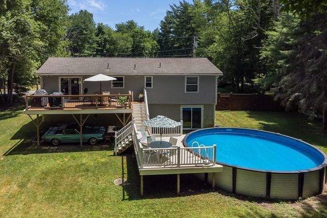 77 Locust St, Freetown, MA 02702