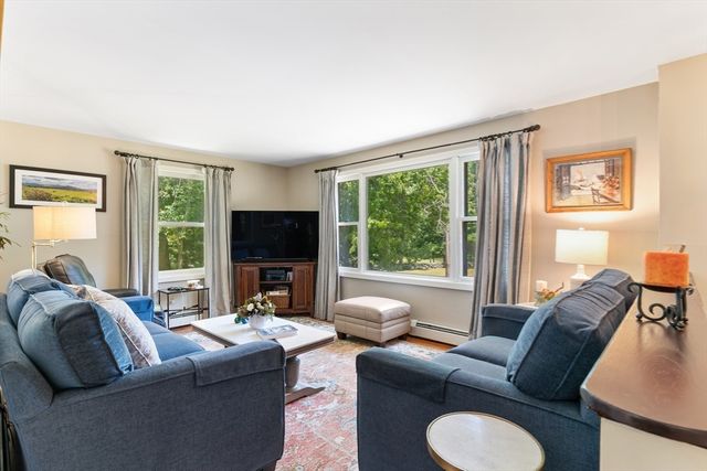 77 Locust St, Freetown, MA 02702