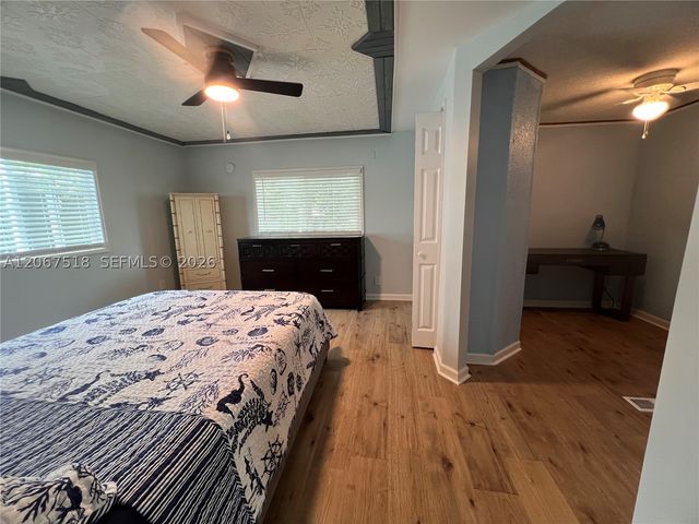 8709 SW 15th St na, Davie, FL 33324