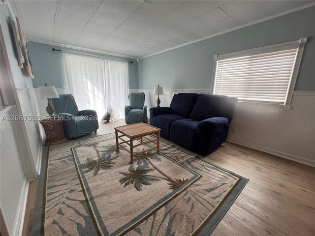 8709 SW 15th St na, Davie, FL 33324
