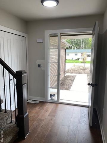 21600 Elmway Drive Drive, Clinton Charter Township, MI 48035