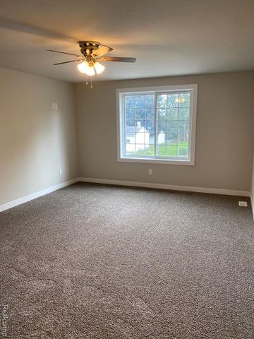 21600 Elmway Drive Drive, Clinton Charter Township, MI 48035