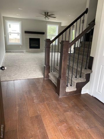 21600 Elmway Drive Drive, Clinton Charter Township, MI 48035