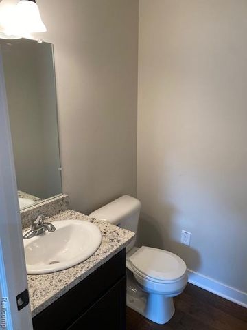 21600 Elmway Drive Drive, Clinton Charter Township, MI 48035