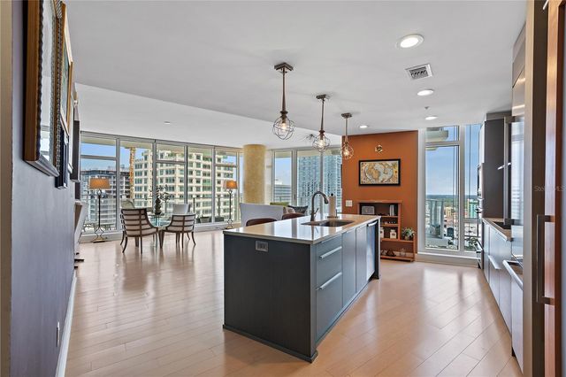 175 1ST STREET S 2102, St Petersburg, FL 33701