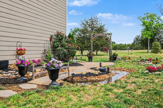 302 Ryan Rd, Chapel Hill, TN 37034