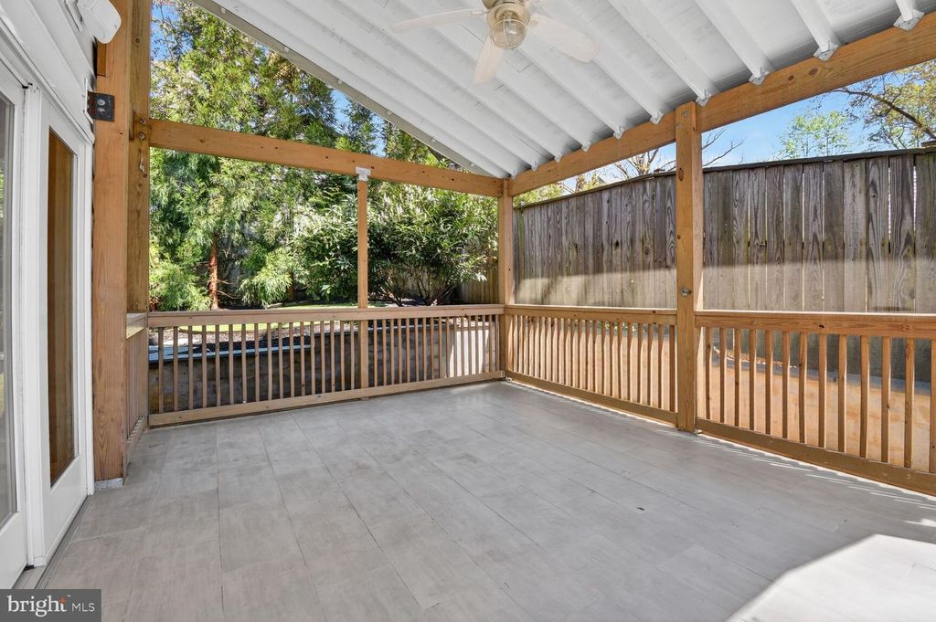 Image 12 of property listing at 12 PARKSIDE RD, Silver Spring, MD 20910