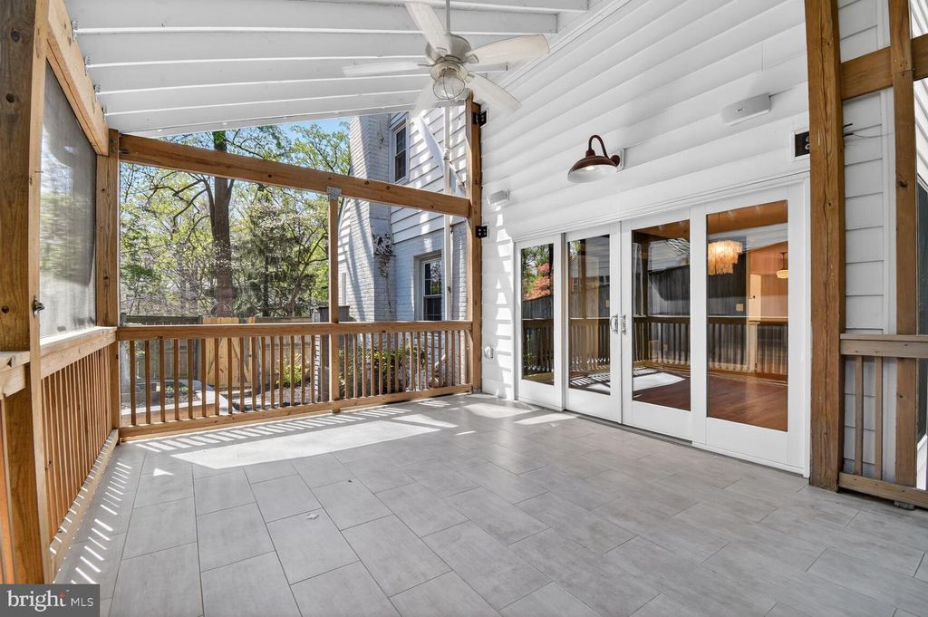 Image 13 of property listing at 12 PARKSIDE RD, Silver Spring, MD 20910