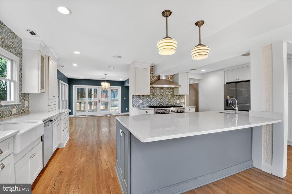 Image 15 of property listing at 12 PARKSIDE RD, Silver Spring, MD 20910