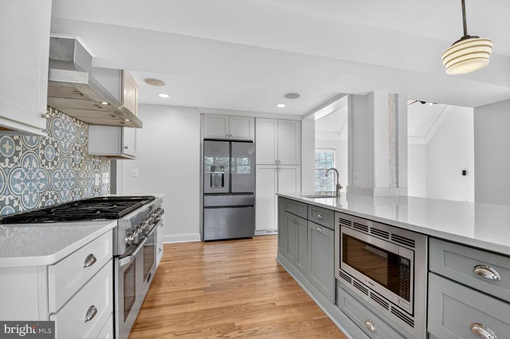 Image 16 of property listing at 12 PARKSIDE RD, Silver Spring, MD 20910