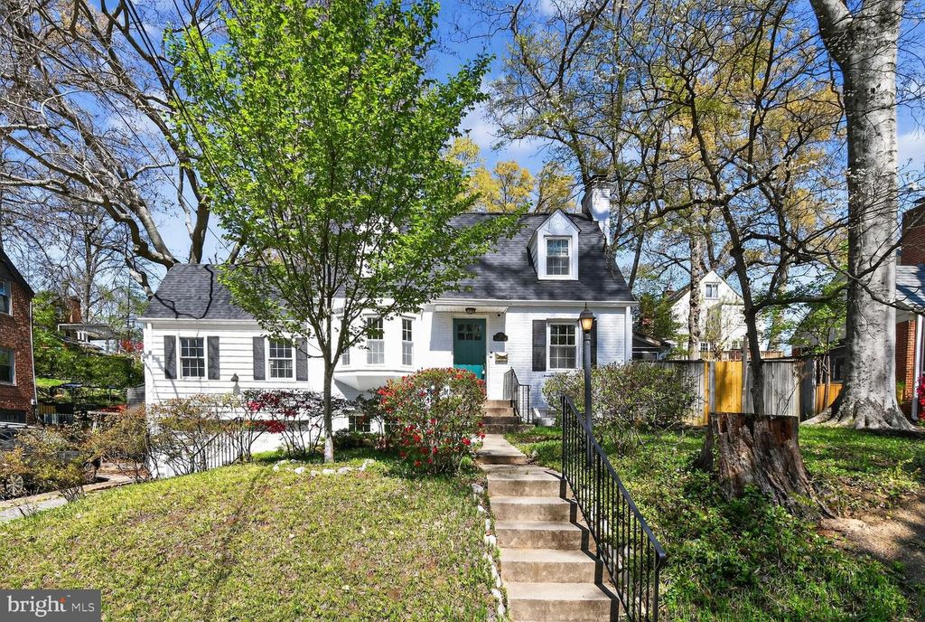 Image 2 of property listing at 12 PARKSIDE RD, Silver Spring, MD 20910