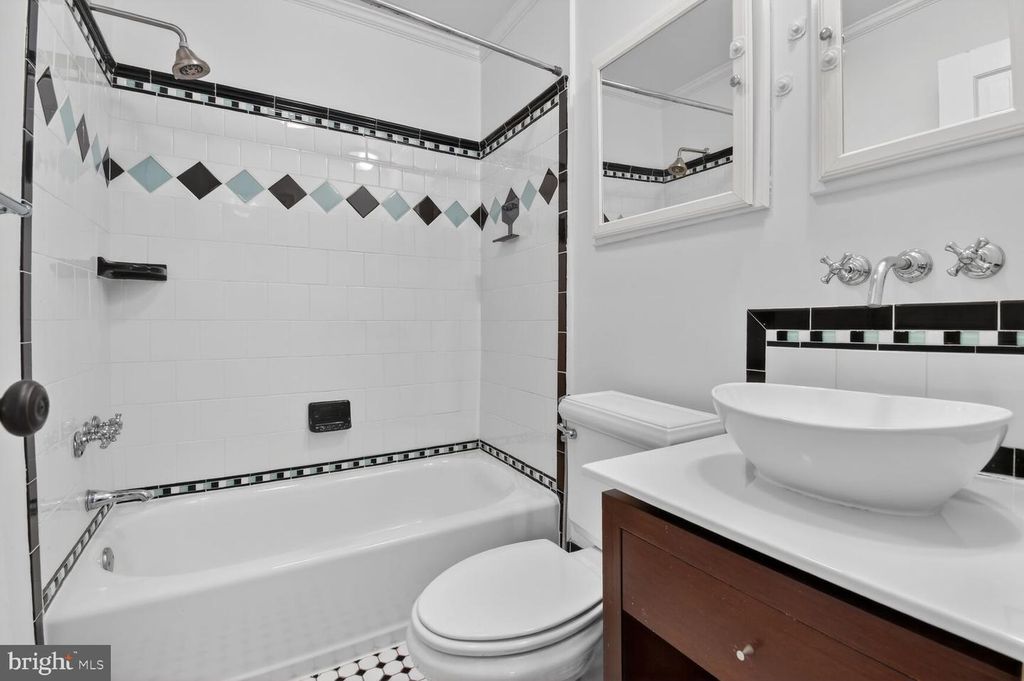 Image 22 of property listing at 12 PARKSIDE RD, Silver Spring, MD 20910