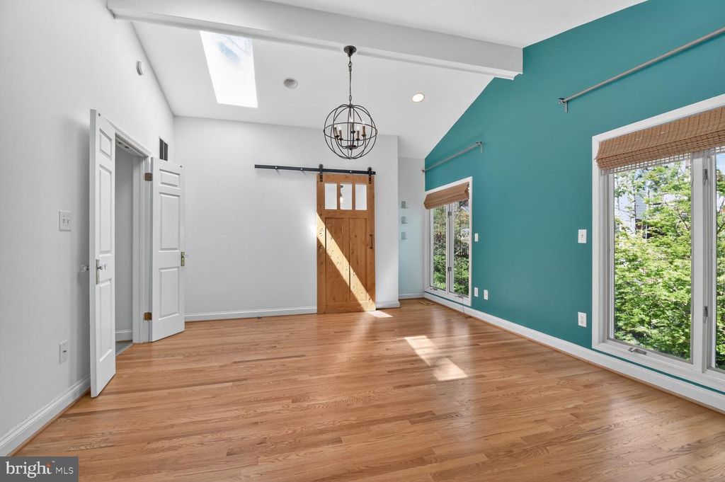 Image 24 of property listing at 12 PARKSIDE RD, Silver Spring, MD 20910