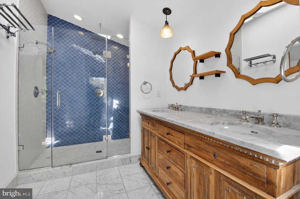 Image 29 of property listing at 12 PARKSIDE RD, Silver Spring, MD 20910