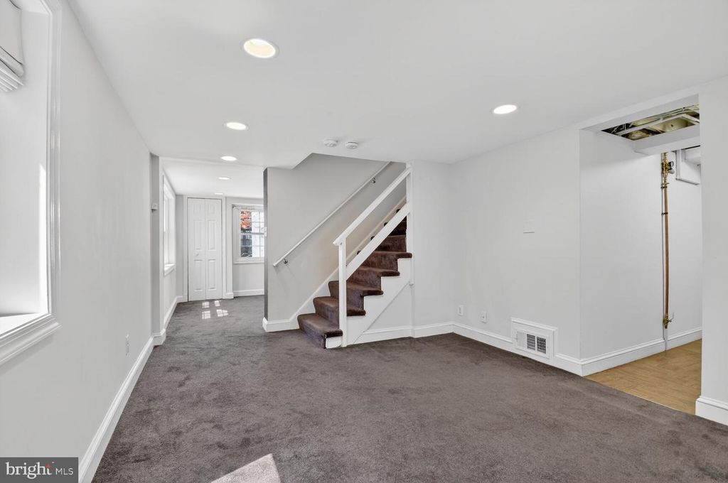 Image 31 of property listing at 12 PARKSIDE RD, Silver Spring, MD 20910