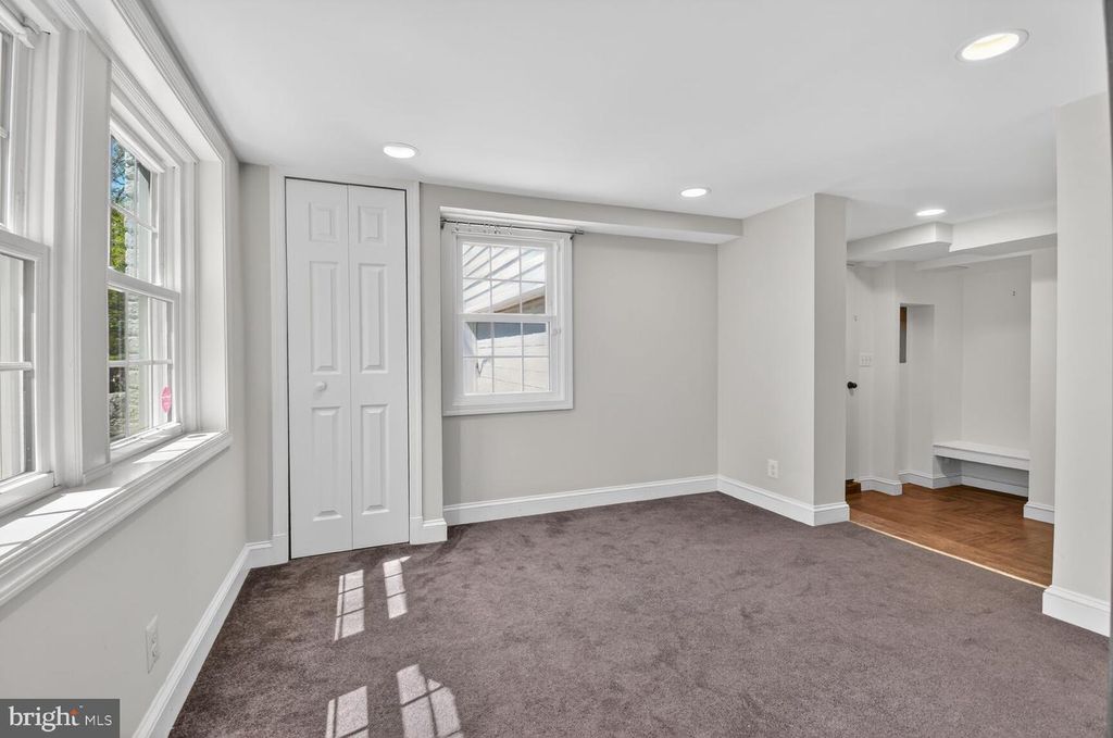 Image 32 of property listing at 12 PARKSIDE RD, Silver Spring, MD 20910