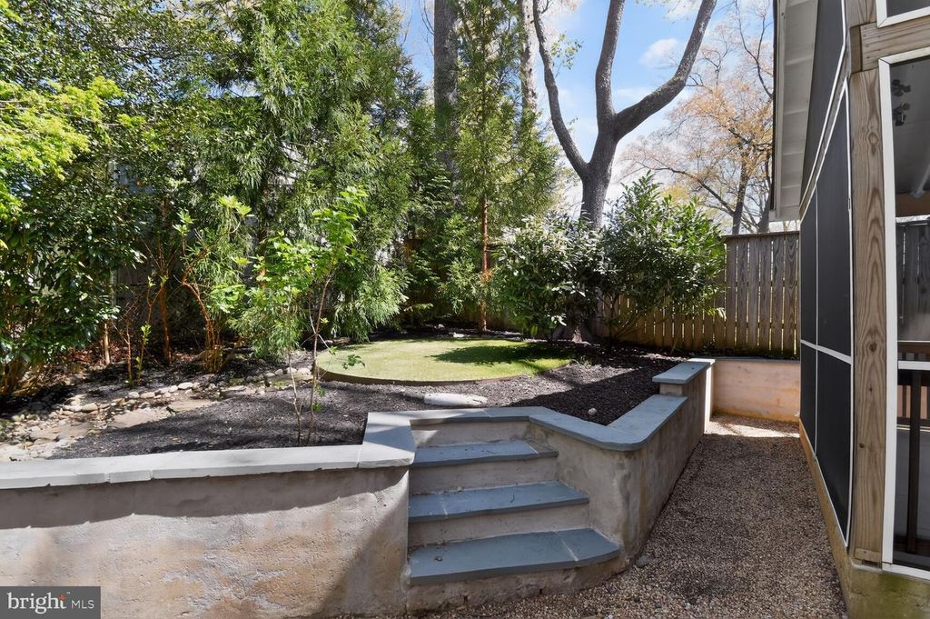 Image 37 of property listing at 12 PARKSIDE RD, Silver Spring, MD 20910