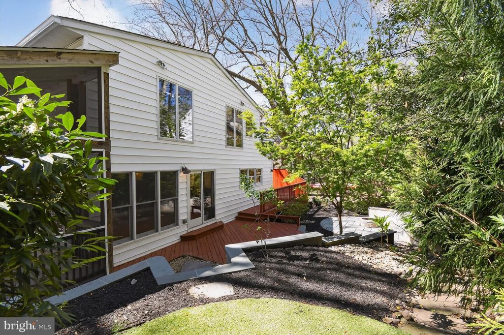 Image 38 of property listing at 12 PARKSIDE RD, Silver Spring, MD 20910