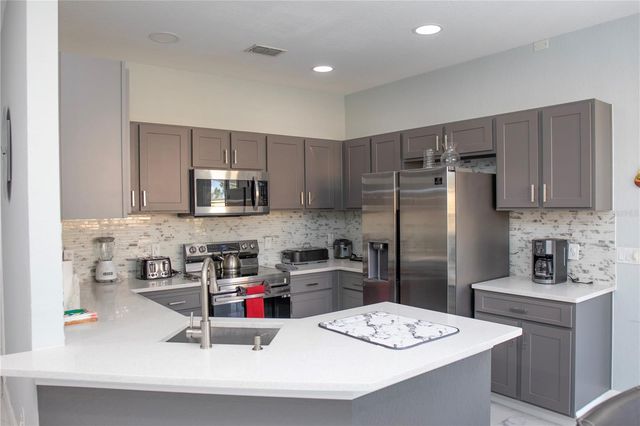 112 CYPRESS POINTE COURT, Davenport, FL 33896