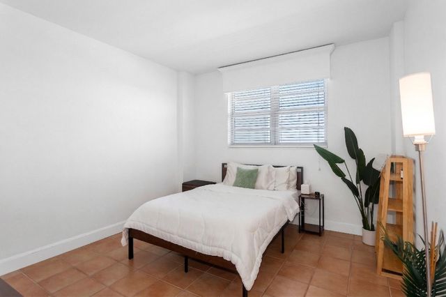 90 Edgewater Drive Ph23, Coral Gables, FL 33133