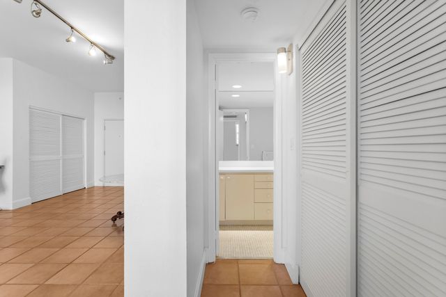 90 Edgewater Drive Ph23, Coral Gables, FL 33133