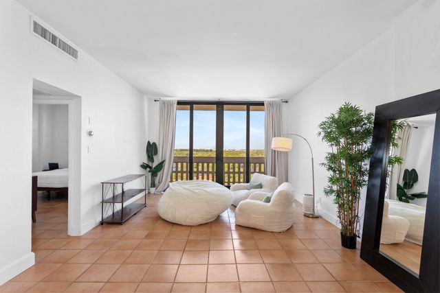 90 Edgewater Drive Ph23, Coral Gables, FL 33133