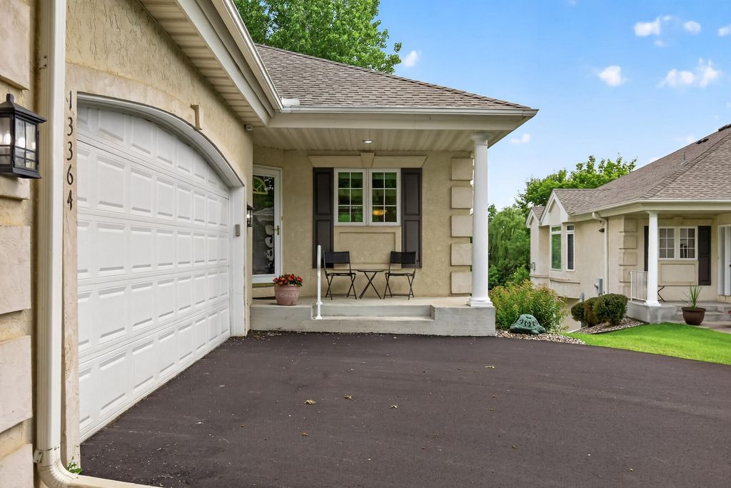 13364 Hummingbird Drive, Apple Valley, MN 55124 — photo 3