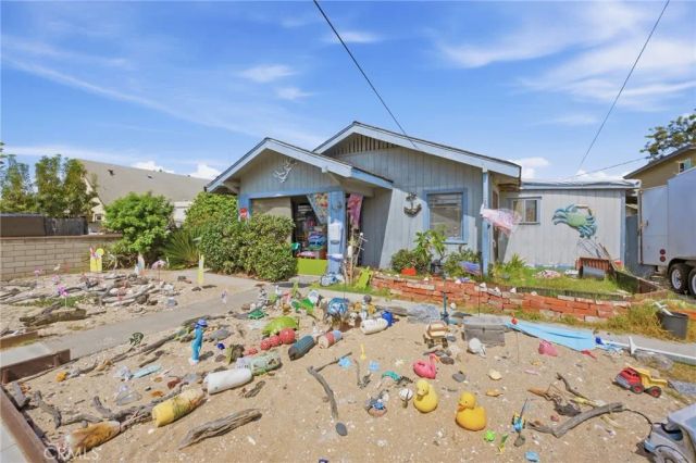 166 Cecil, Costa Mesa, CA 92627