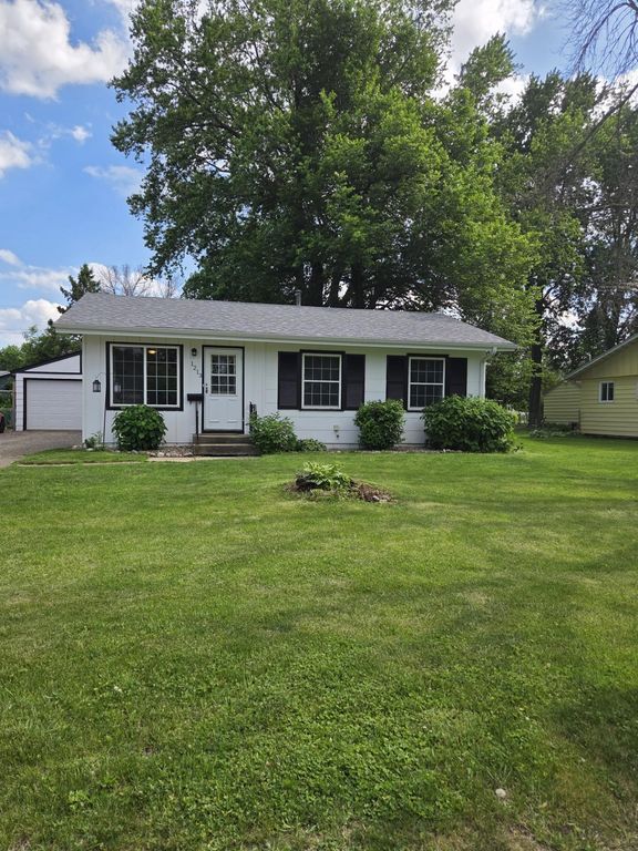 1213 Home Place, Faribault, MN 55021