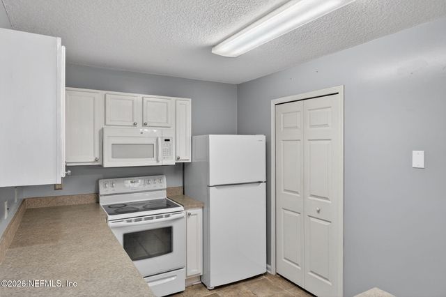 13715 RICHMOND PARK Drive 502, Jacksonville, FL 32224