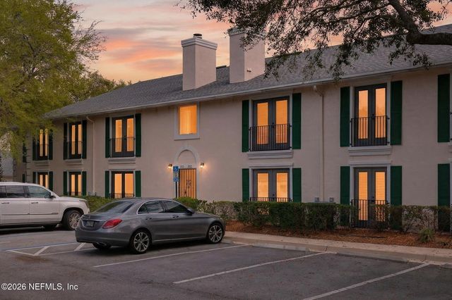 13715 RICHMOND PARK Drive 502, Jacksonville, FL 32224