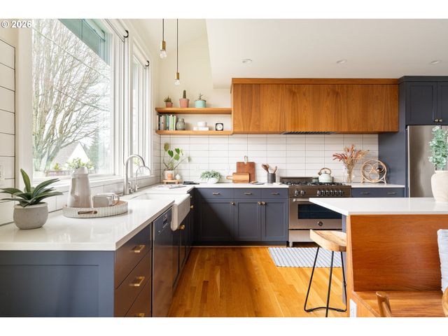 3419 Ne CESAR E CHAVEZ Blvd, Portland, OR 97212