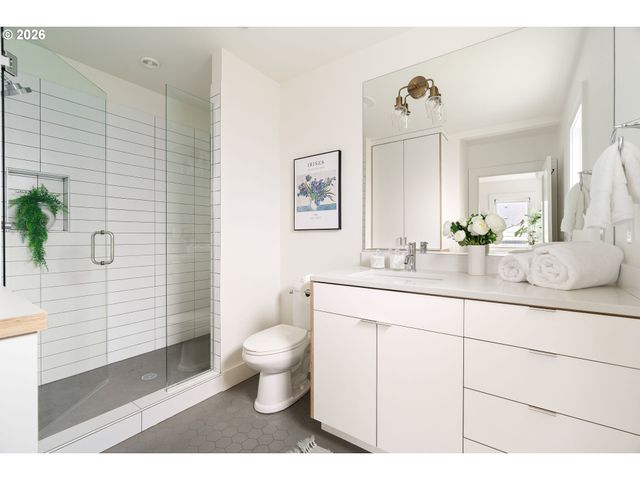 3419 Ne CESAR E CHAVEZ Blvd, Portland, OR 97212