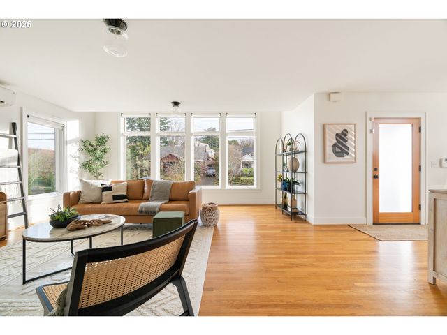 3419 Ne CESAR E CHAVEZ Blvd, Portland, OR 97212