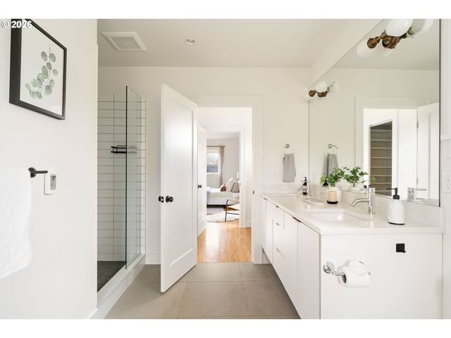 3419 Ne CESAR E CHAVEZ Blvd, Portland, OR 97212