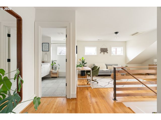 3419 Ne CESAR E CHAVEZ Blvd, Portland, OR 97212