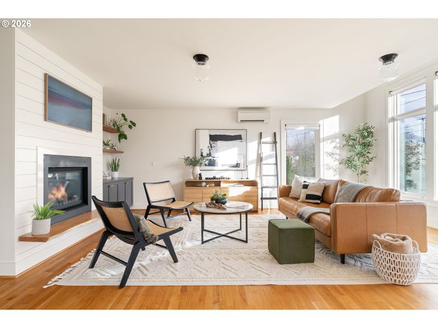 3419 Ne CESAR E CHAVEZ Blvd, Portland, OR 97212