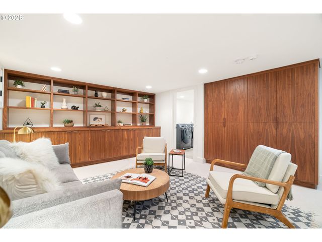 3419 Ne CESAR E CHAVEZ Blvd, Portland, OR 97212