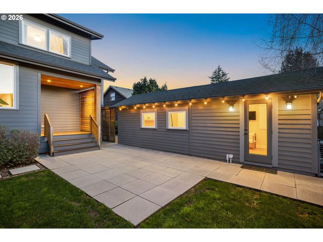 3419 Ne CESAR E CHAVEZ Blvd, Portland, OR 97212