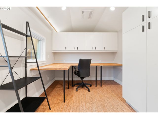 3419 Ne CESAR E CHAVEZ Blvd, Portland, OR 97212