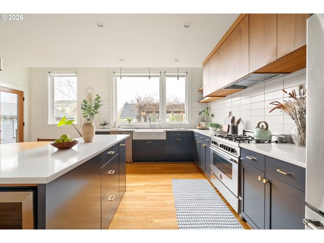 3419 Ne CESAR E CHAVEZ Blvd, Portland, OR 97212