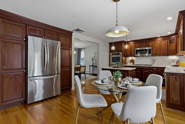 15 Belmont Rd, Wakefield, MA 01880