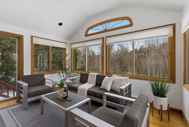 15 Belmont Rd, Wakefield, MA 01880