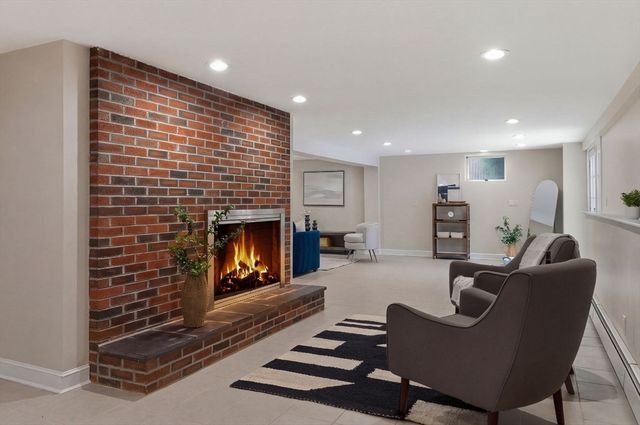 15 Belmont Rd, Wakefield, MA 01880