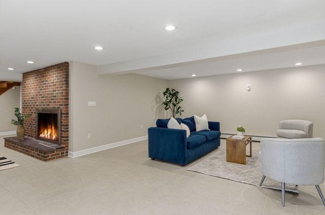 15 Belmont Rd, Wakefield, MA 01880