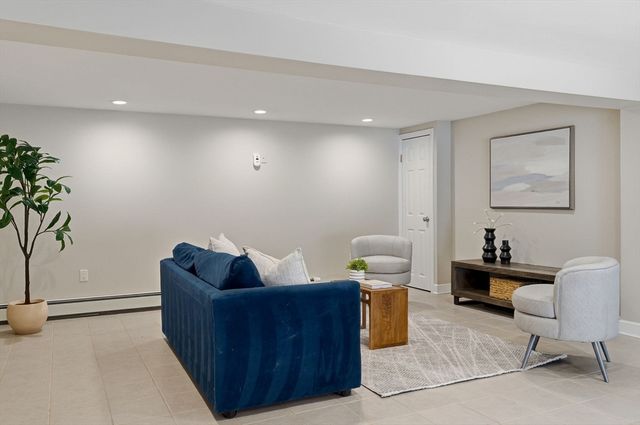 15 Belmont Rd, Wakefield, MA 01880