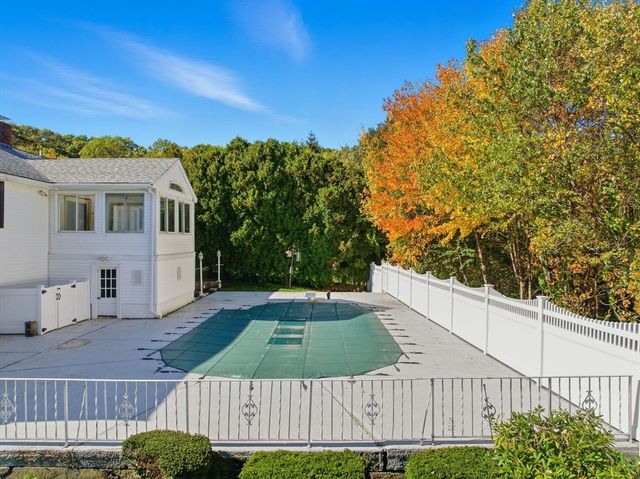 15 Belmont Rd, Wakefield, MA 01880